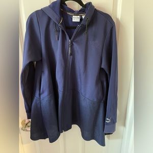 🛑 Navy Puma jacket. Medium will fit large.